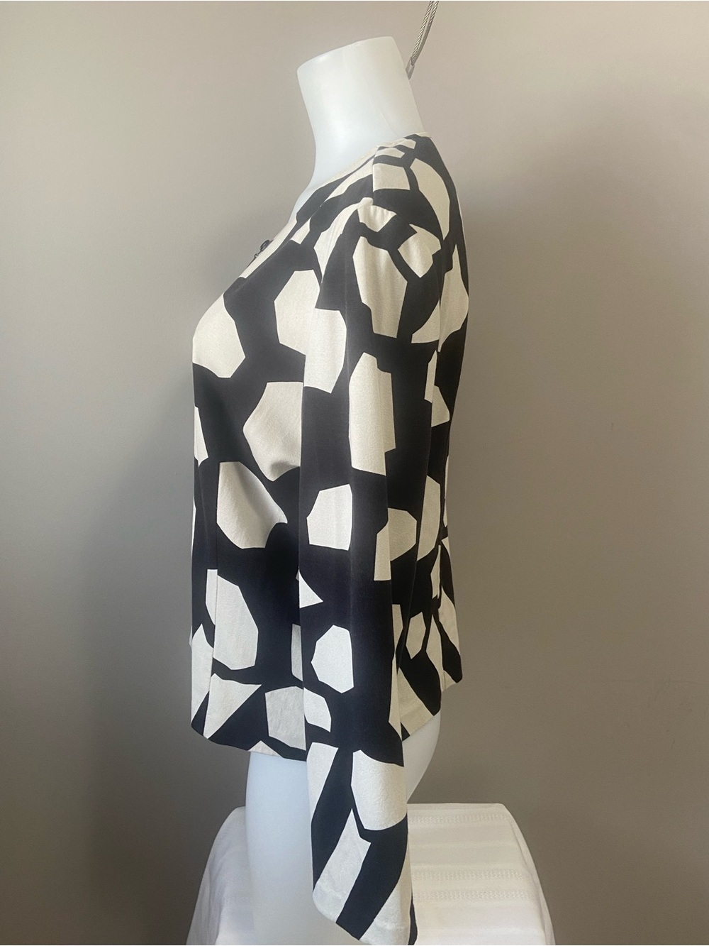 Joseph Ribkoff Black and White Geometric Zip Jacket - Picture 2 of 9